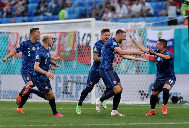 开云体育下载入口-主帅完胜+关键球员完胜 斯洛伐克梦想“第3个奇迹”